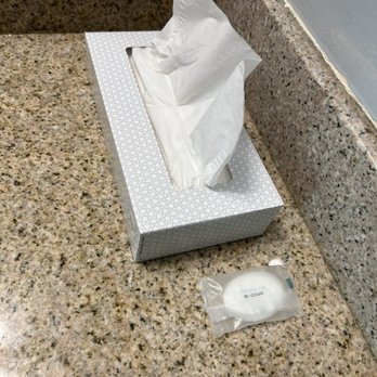 Rodeway Inn - Kleenex and soap - Hotels Near Me - SeaTac, Washington Rodeway Inn - Kleenex and soap - Hotels Near Me - SeaTac, Washington