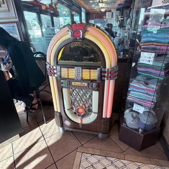 Marietta Diner - The jukebox in the front - Diners Near Me - Marietta, Georgia Marietta Diner - The jukebox in the front - Diners Near Me - Marietta, Georgia