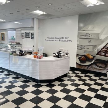 See's Candies - Chocolatiers & Shops Near Me - Tukwila, Washington See's Candies - Chocolatiers & Shops Near Me - Tukwila, Washington
