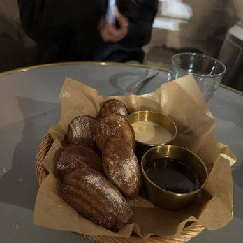 Bon Delire - madeleines, anglaise, chocolate sauce - French Near Me - San Francisco, California