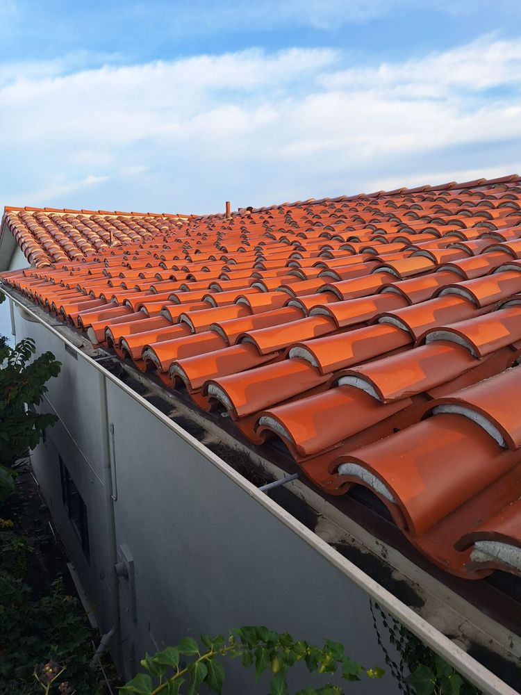 Slide of Charles Johnson Roofing Inc