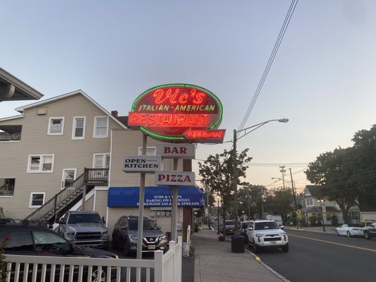 Vic's Italian Restaurant by null