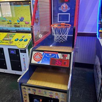Chuck E. Cheese - Pizza Near Me - Newington, Connecticut
