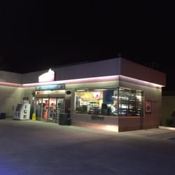 Chevron - Nice little convenient store!