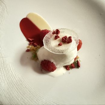 Sphère Restaurant - Pre dessert - French Near Me - Paris
