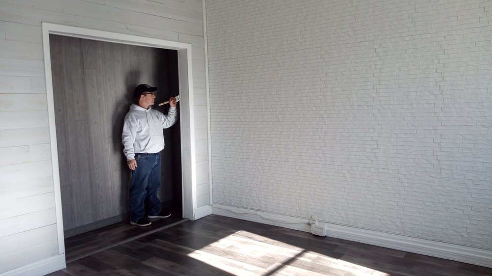 Slide of Rent A Guy Now