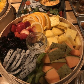 SPIN Toronto - Fruit Platter - Cocktail Bars Near Me - Toronto, Ontario