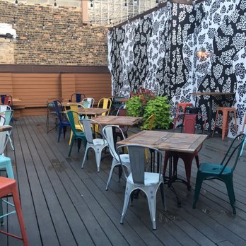 Chop Shop - Pretty Patio - Bars Near Me - Chicago, Illinois