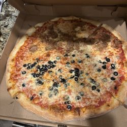 Noce's Pizzeria - Extra large pizza