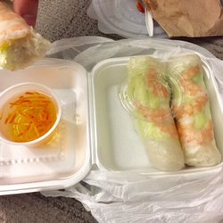 Thuy Tien Vietnamese Restaurant - Vietnamese Shrimp summer rolls. Taste ok. It will taste better if they put mint and basil in it as well! Great values for snacks