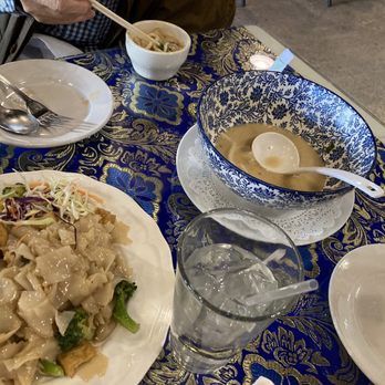 Elephant Thai - N3 Pad See Ew, N6 Tom Yum Noodle Soup - Thai Near Me - Colorado Springs, Colorado Elephant Thai - N3 Pad See Ew, N6 Tom Yum Noodle Soup - Thai Near Me - Colorado Springs, Colorado