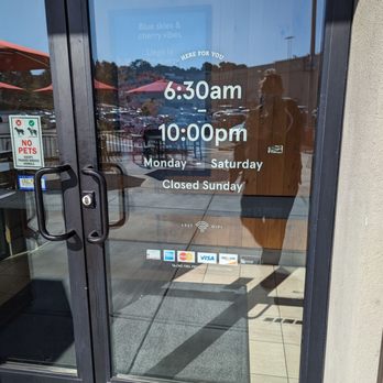 Chick-fil-A - 5/8/24 - Fast Food Near Me - Daly City, California Chick-fil-A - 5/8/24 - Fast Food Near Me - Daly City, California