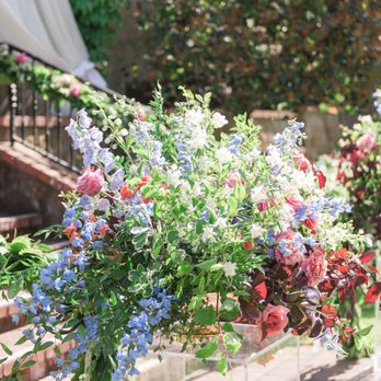 Erika Anderson Designs - Floral Designers Near Me