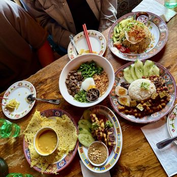 Kedai Makan - Family-style spread - Malaysian Near Me - Seattle, Washington