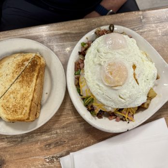 Benedict's Breakfast and Lunch - Breakfast & Brunch Near Me - Clearwater, Florida
