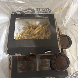 Buffalo Wild Wings - Don't waste you're money on here