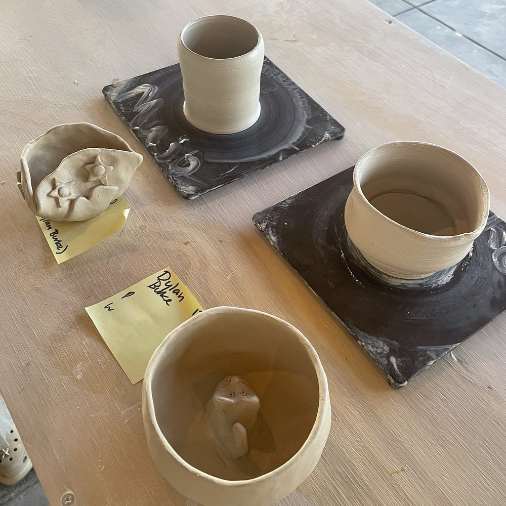 ARTime BARRO - Hand and wheel stuff - Paint-Your-Own Pottery Near Me - Santa Monica, California ARTime BARRO - Hand and wheel stuff - Paint-Your-Own Pottery Near Me - Santa Monica, California