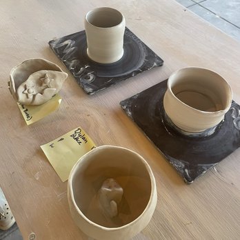 ARTime BARRO - Hand and wheel stuff - Paint-Your-Own Pottery Near Me - Santa Monica, California ARTime BARRO - Hand and wheel stuff - Paint-Your-Own Pottery Near Me - Santa Monica, California