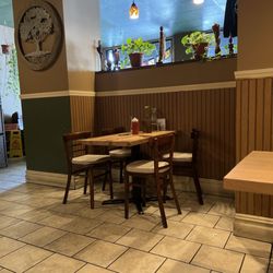 Kaya's Kitchen - Dining area