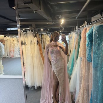 Noell - Women's Clothing Near Me - Los Angeles, California Noell - Women's Clothing Near Me - Los Angeles, California