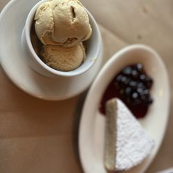 Patrono - Pistachio gelato and almond cake