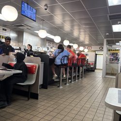 Waffle House - Dining room