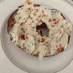Brew-Za-Bagels - Veggie cream cheese