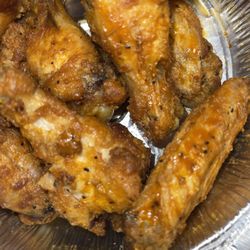 Romeo's Pizza - Hot wings, delicious!
