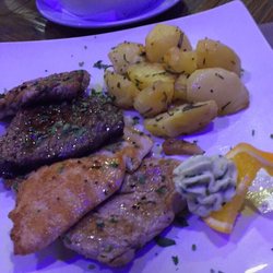 3sorten Fleisch auf Empfehlung der Wirtin