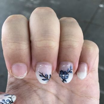 Bisou - Broken nail + other nails about to break off - Nail Salons Near Me - New York, New York Bisou - Broken nail + other nails about to break off - Nail Salons Near Me - New York, New York