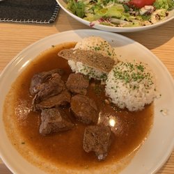 Feltuner Hütte di Rabanser Josef, Feltuner Hütte DES Rabanser - Goulash with rice and Burrata salad.