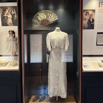 Museo Casa Kahlo - Attire from Frida's parents' wardrobe - Museums Near Me - México, D.F., DIF