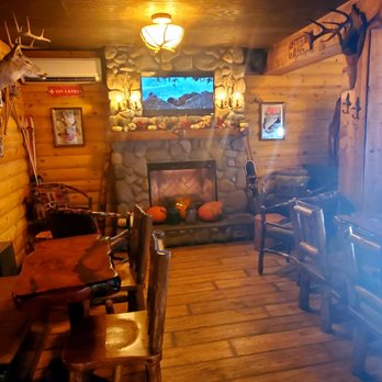 The Cabin - Sitting area - Cocktail Bars Near Me - Sacramento, California The Cabin - Sitting area - Cocktail Bars Near Me - Sacramento, California