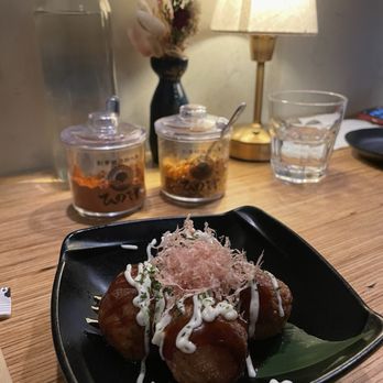 HINODEYA Ramen & Bar Little Tokyo - Takoyaki (4 pcs) - Ramen Near Me - Los Angeles, California HINODEYA Ramen & Bar Little Tokyo - Takoyaki (4 pcs) - Ramen Near Me - Los Angeles, California