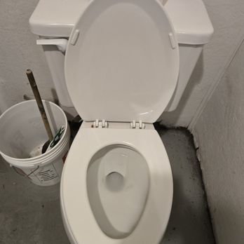 Kathys Professional Cleaning Service - Toilet - Home Cleaning Near Me - Carman, Illinois Kathys Professional Cleaning Service - Toilet - Home Cleaning Near Me - Carman, Illinois