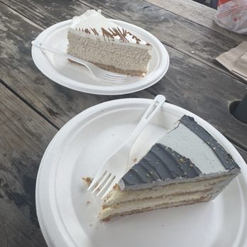Sweet Life Petite - Chai Spice Cheesecake Slice & London Fog Cake Slice - Desserts Near Me - Eugene, Oregon