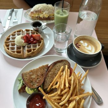 Cafe Roze - Breakfast & Brunch Near Me - Nashville, Tennessee
