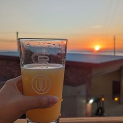 Wendlandt Cervecería - Cheers at sunset!