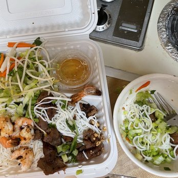 Cát Sang - Grilled Pork and Shrimp salad. - Vietnamese Near Me - Kent, Washington Cát Sang - Grilled Pork and Shrimp salad. - Vietnamese Near Me - Kent, Washington