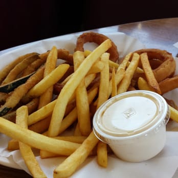 Wonder Burgers - Trio of fries, zucchini,  and onion rings - Burgers Near Me - Pasadena, California