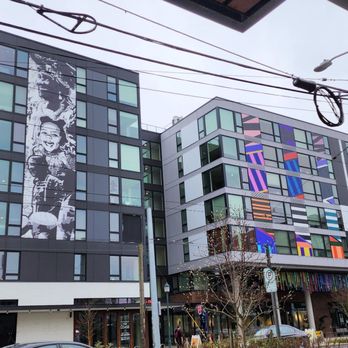 Avole Ethiopian Coffee - Looking towards the right (2/18/24) - Juice Bars & Smoothies Near Me - Seattle, Washington