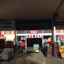 Petstock Indooroopilly - Entrance to store