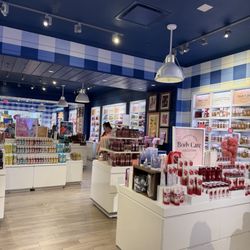 Bath & Body Works - Interior