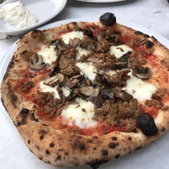Spacca Napoli - Funghi e salsiccia pizza - Pizza Near Me - Chicago, Illinois