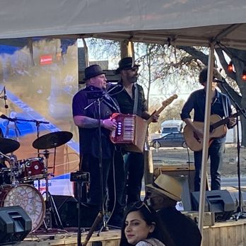 Willie's Joint Bar and Grill - Bars Near Me - Buda, Texas