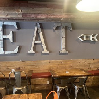 Boiling Avenue - Cute decor - Hot Pot Near Me - Sacramento, California