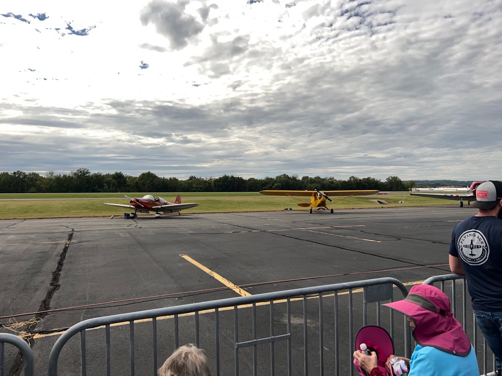 LEESBURG EXECUTIVE AIRPORT Updated September 2024 11 Photos 1001