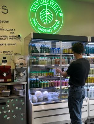 Naturewell Vegan Juice & Smoothies by null