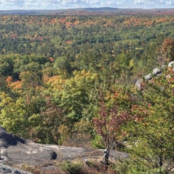 Hogback Mountain - Top view - Hiking Near Me Hogback Mountain - Top view - Hiking Near Me