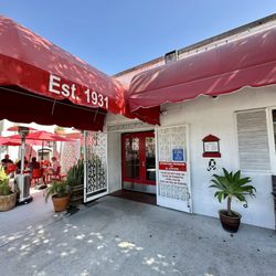 El Coyote - Front entrance and patio seating